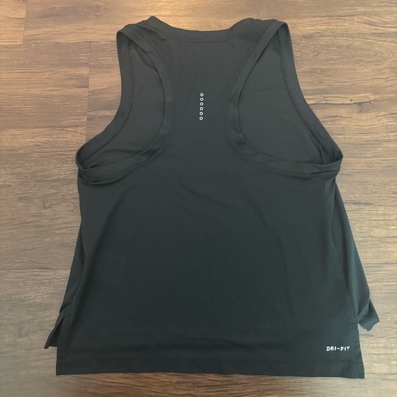 Nike City Core Dry Metallic‎ Logo Tank - Picture 3 of 3
